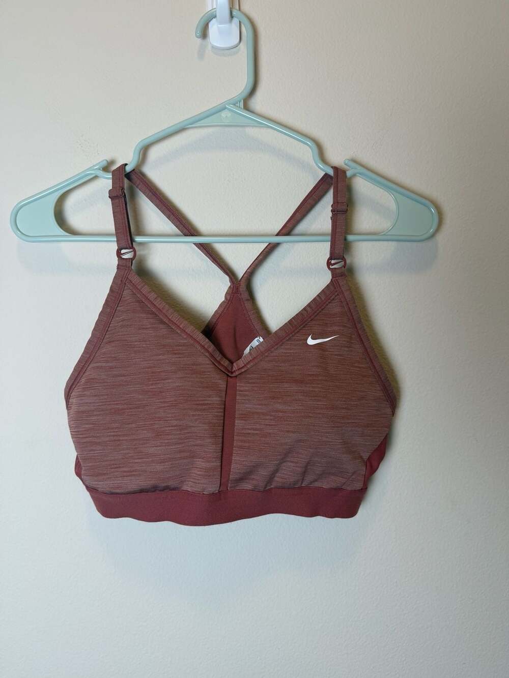 Nike Women's Dri-FIT Indy V-Neck Light-Support Sports Bra Canyon Rust